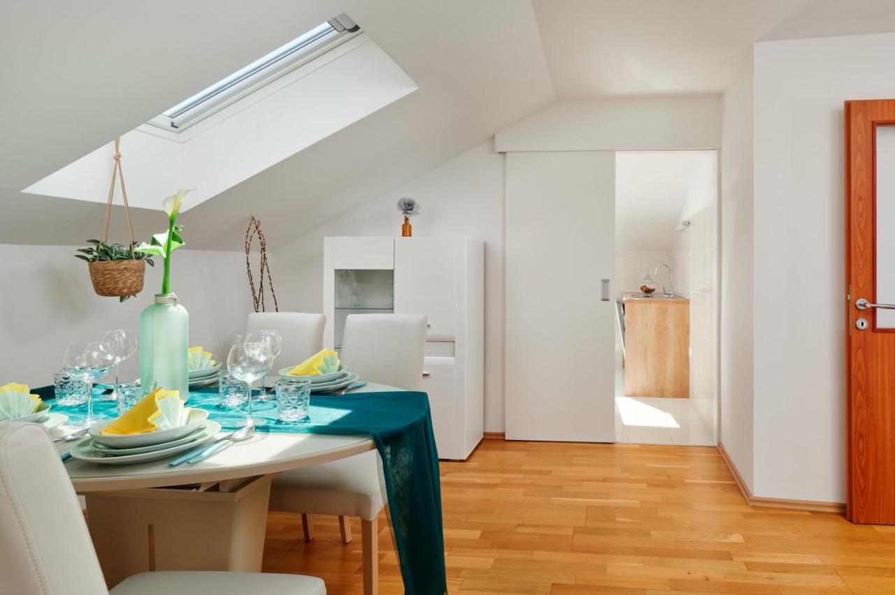 Modern & Spacious Rooftop Apartment With Natual Sunlight Σπλιτ Εξωτερικό φωτογραφία
