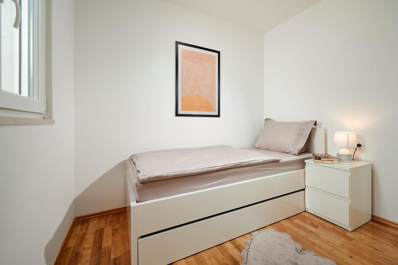 Modern & Spacious Rooftop Apartment With Natual Sunlight Σπλιτ Εξωτερικό φωτογραφία