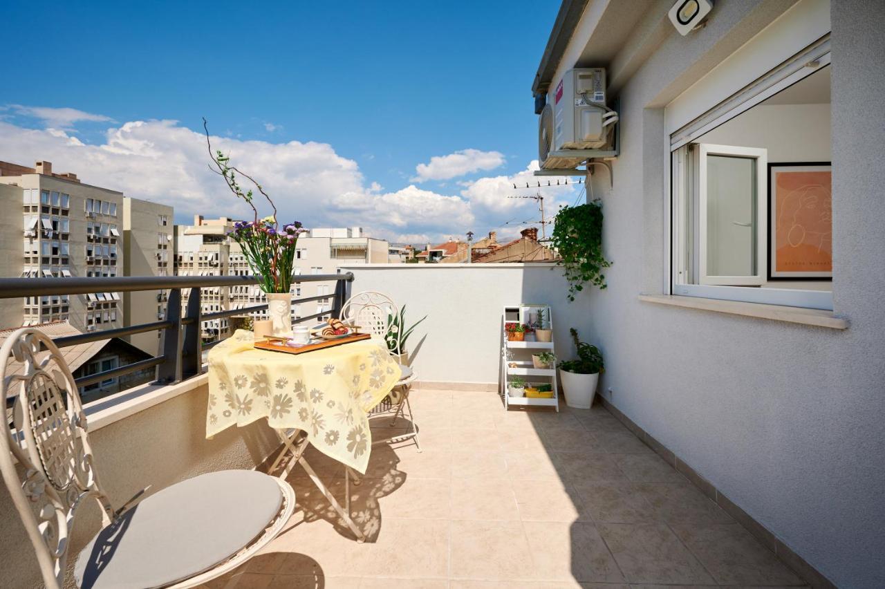 Modern & Spacious Rooftop Apartment With Natual Sunlight Σπλιτ Εξωτερικό φωτογραφία