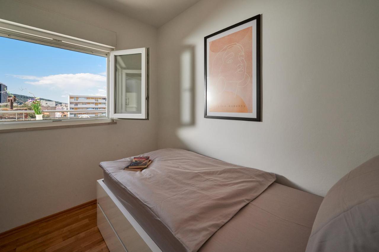 Modern & Spacious Rooftop Apartment With Natual Sunlight Σπλιτ Εξωτερικό φωτογραφία