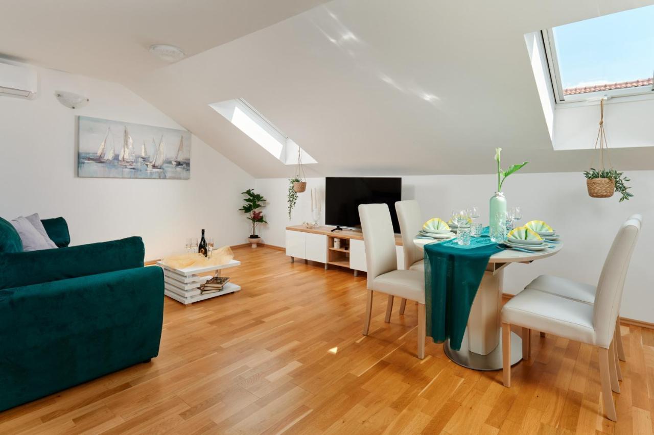 Modern & Spacious Rooftop Apartment With Natual Sunlight Σπλιτ Εξωτερικό φωτογραφία