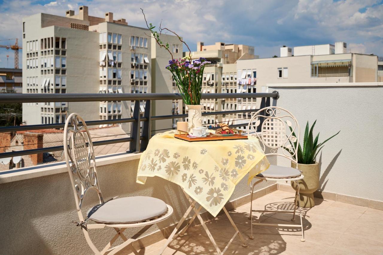 Modern & Spacious Rooftop Apartment With Natual Sunlight Σπλιτ Εξωτερικό φωτογραφία
